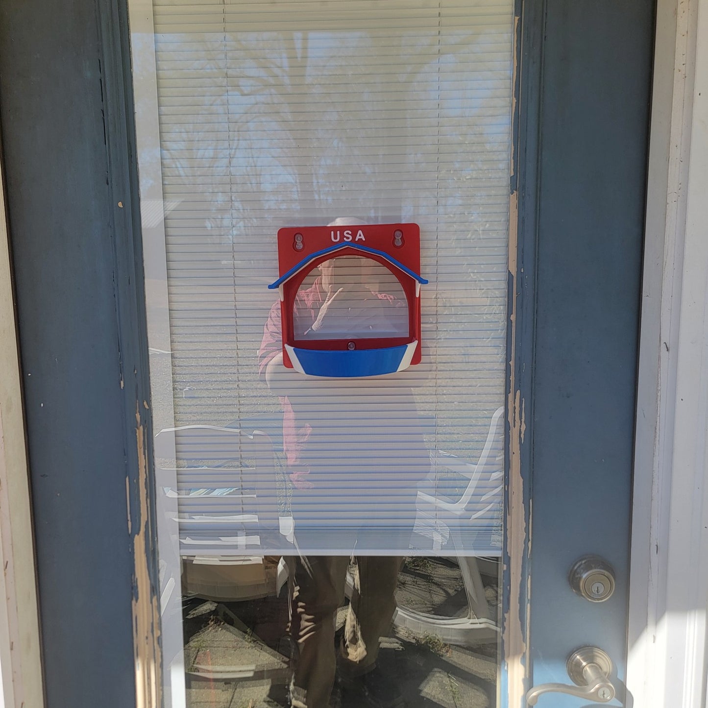 Window Bird Feeder – Barn Style (Suction Cup Mount)