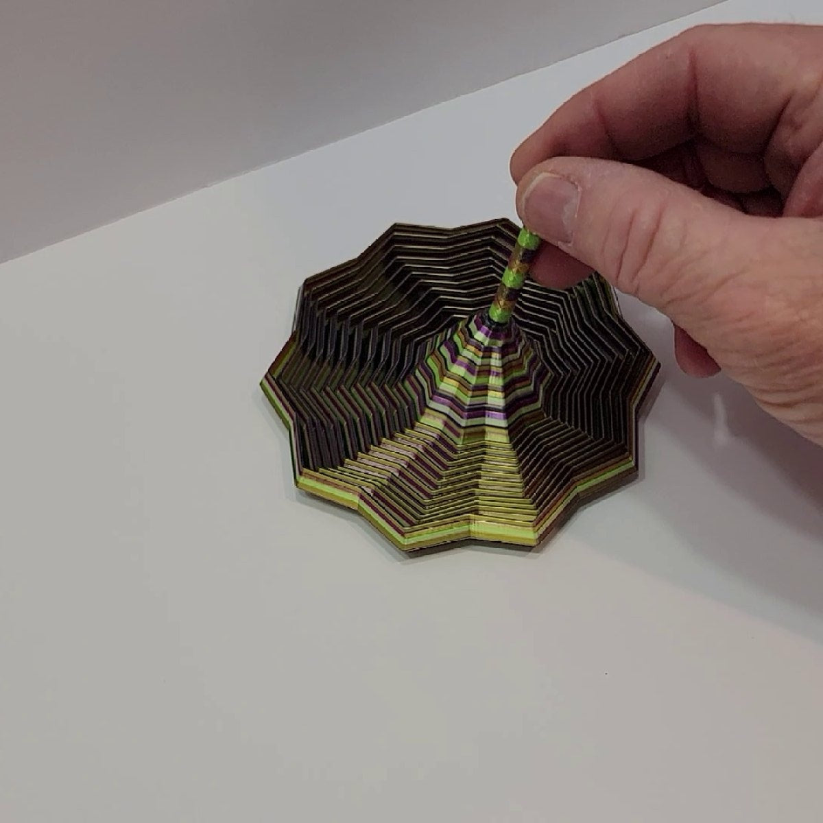 Articulated Sensory Star Fidget – Smooth, Satisfying Motion